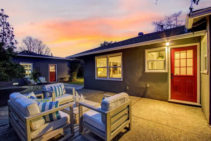 940 Hutchinson Avenue, Palo Alto, California 94301