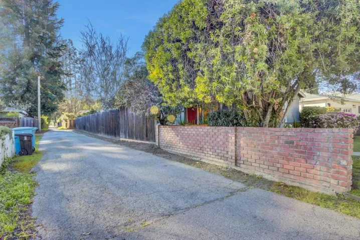 940 Hutchinson Avenue, Palo Alto, California 94301