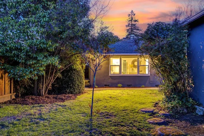 940 Hutchinson Avenue, Palo Alto, California 94301