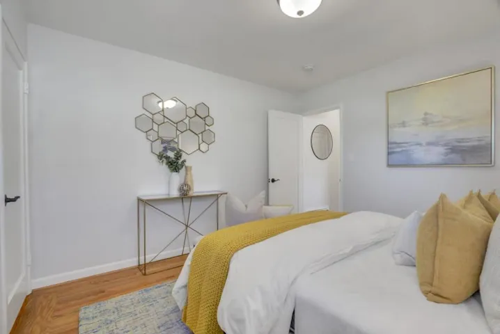 940 Hutchinson Avenue, Palo Alto, California 94301