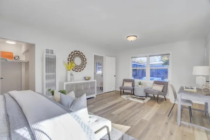 940 Hutchinson Avenue, Palo Alto, California 94301