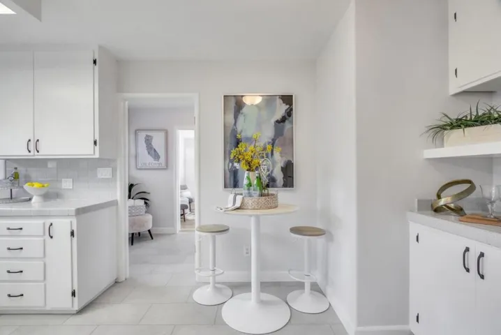 940 Hutchinson Avenue, Palo Alto, California 94301