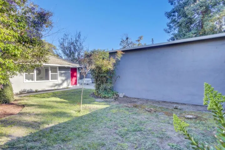 940 Hutchinson Avenue, Palo Alto, California 94301
