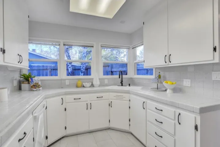 940 Hutchinson Avenue, Palo Alto, California 94301