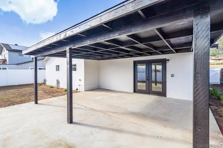 8006 Linen Dr, Santee, California 92071