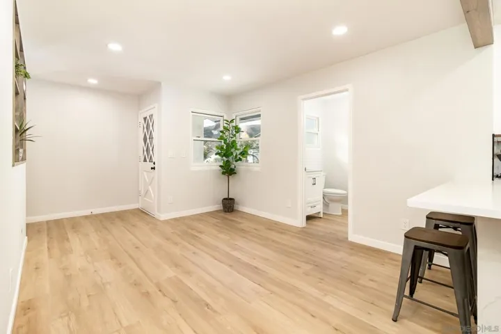 8006 Linen Dr, Santee, California 92071