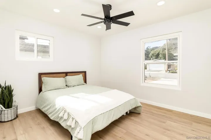 8006 Linen Dr, Santee, California 92071