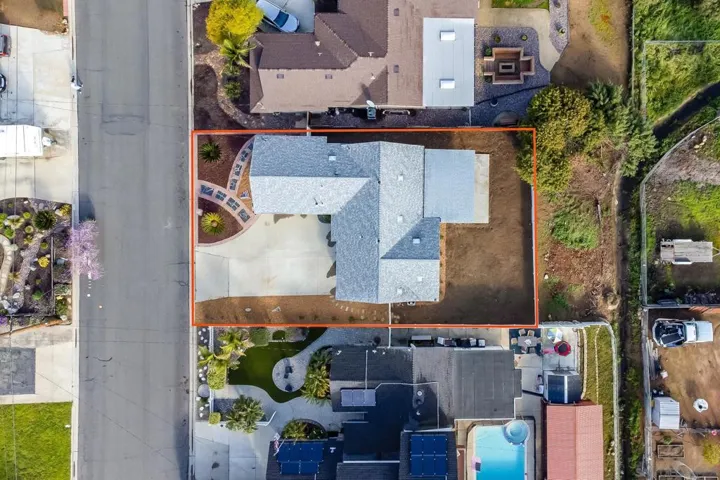 8006 Linen Dr, Santee, California 92071