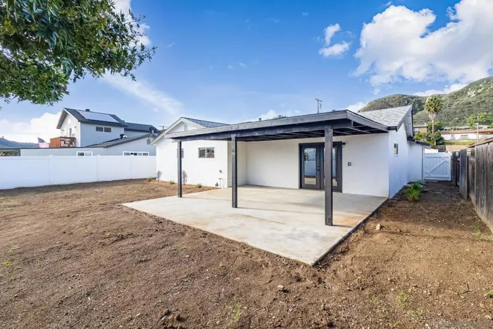 8006 Linen Dr, Santee, California 92071
