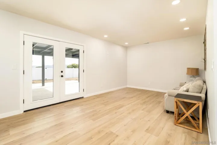 8006 Linen Dr, Santee, California 92071