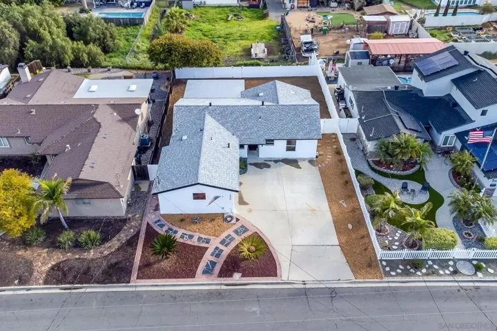 8006 Linen Dr, Santee, California 92071