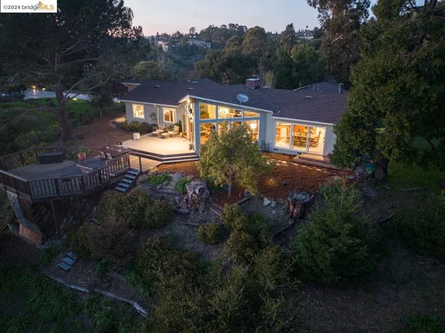 11452 Lochard St, Oakland, California 94605