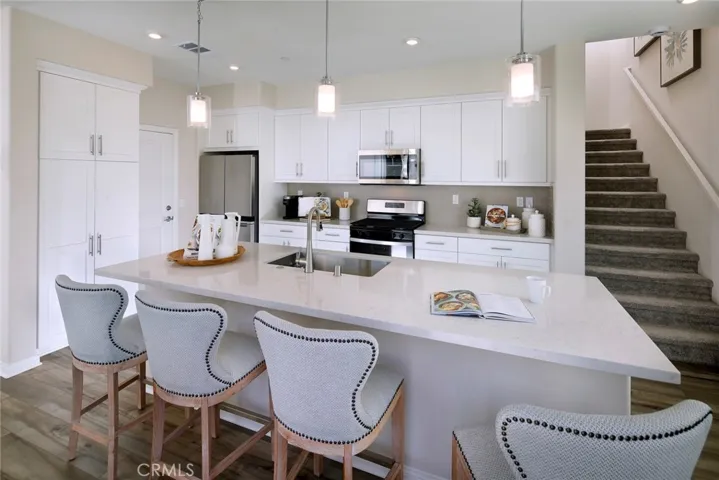 1530 Wingwood Lane, Vista, California 92083