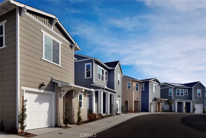 1530 Wingwood Lane, Vista, California 92083