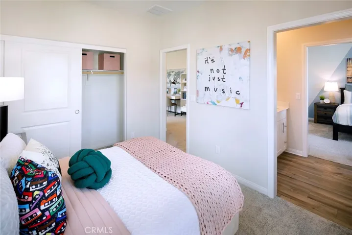 1530 Wingwood Lane, Vista, California 92083