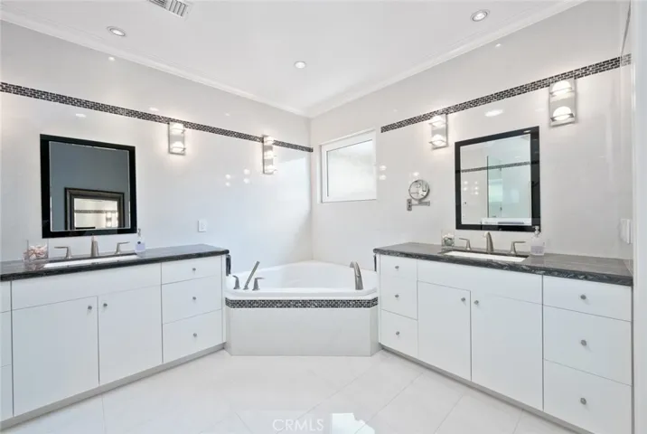 5536 W 122nd Street, Hawthorne, California 90250