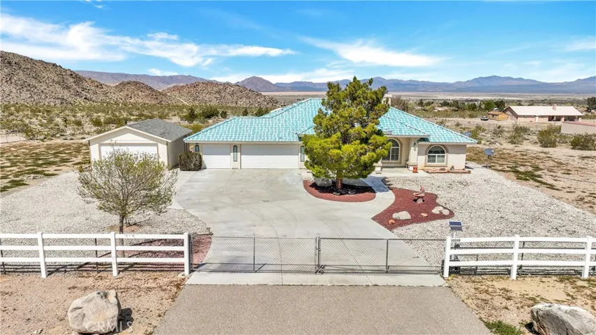 32332 Agate Road, Lucerne Valley, California 92356