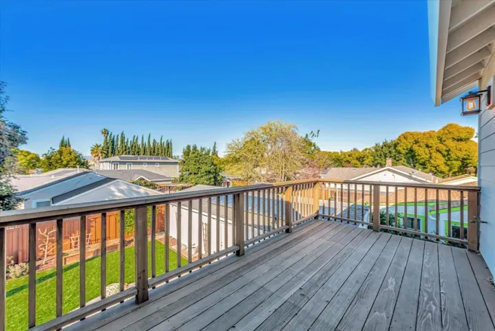 Upstairs balcony