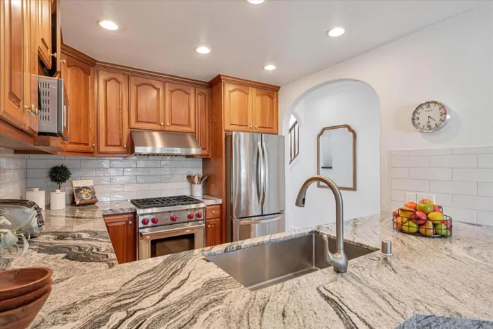 Beautiful kitchen with 6 burner gas range