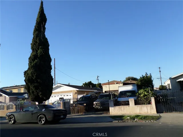 211 E 116th Street, Los Angeles, California 90061
