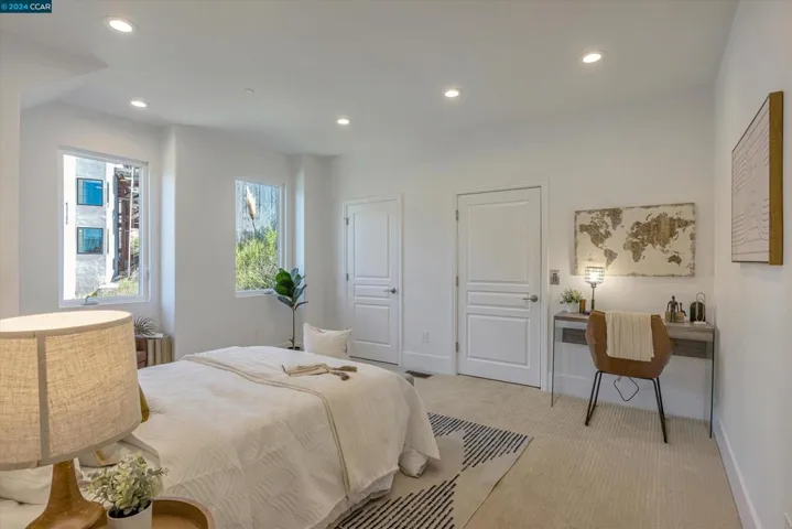 6655 Snake Rd, Oakland, California 94611