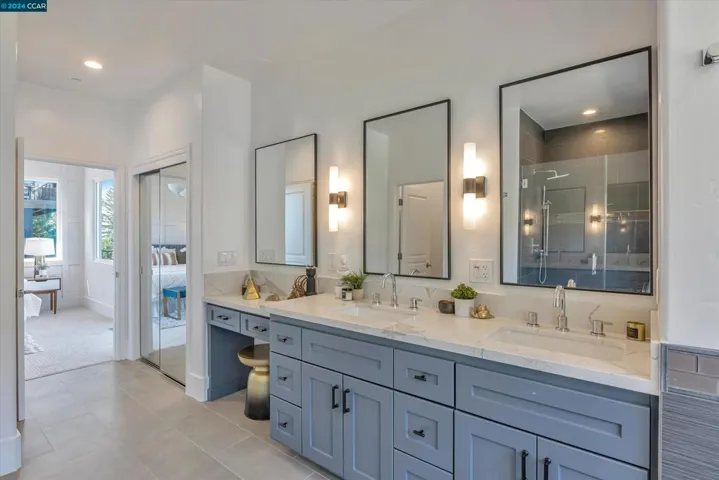 6655 Snake Rd, Oakland, California 94611