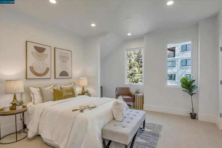 6655 Snake Rd, Oakland, California 94611