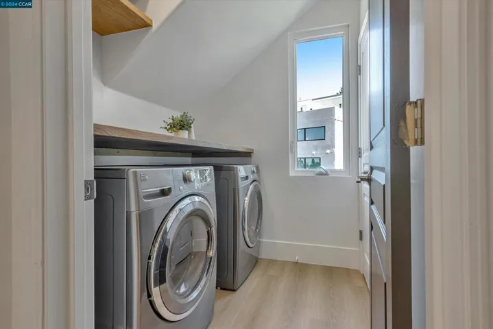 6655 Snake Rd, Oakland, California 94611