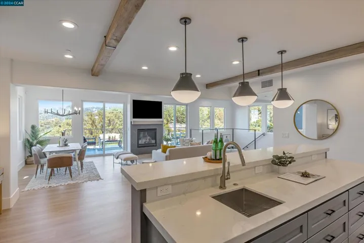 6655 Snake Rd, Oakland, California 94611