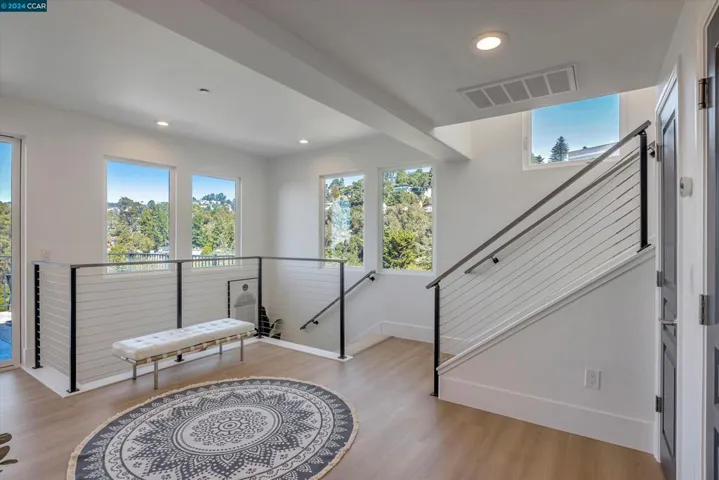 6655 Snake Rd, Oakland, California 94611
