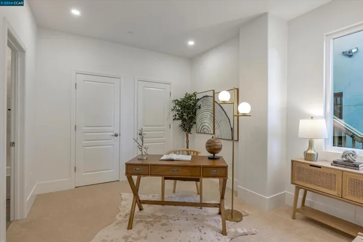 6655 Snake Rd, Oakland, California 94611