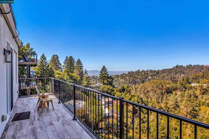 6655 Snake Rd, Oakland, California 94611