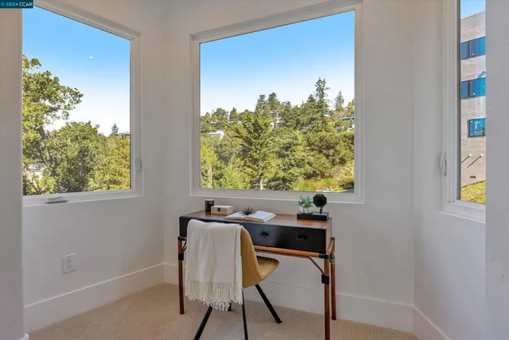 6655 Snake Rd, Oakland, California 94611