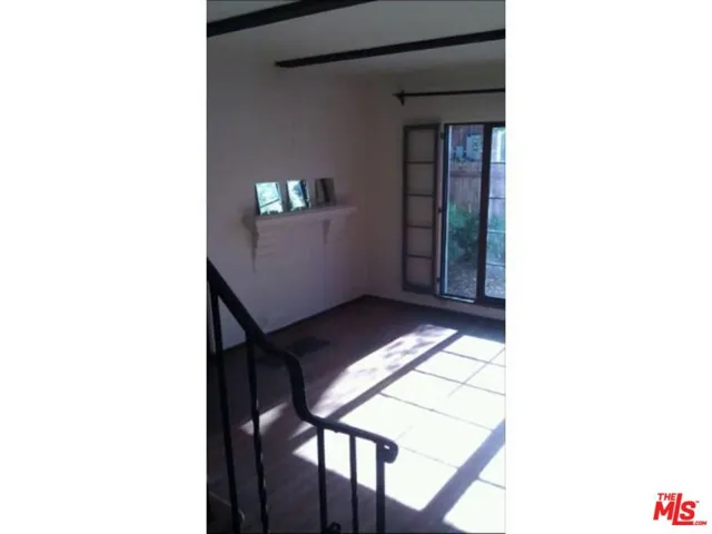 1418 1/2 living room window