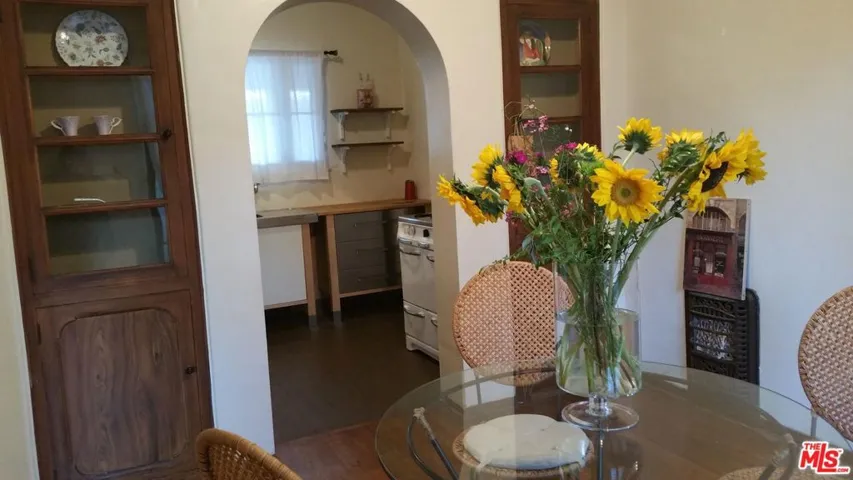 1418 1/2 dining room