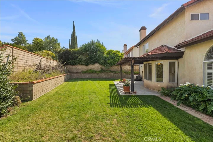 20425 Samual Drive, Saugus, California 91350