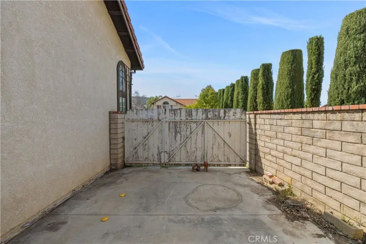 20425 Samual Drive, Saugus, California 91350