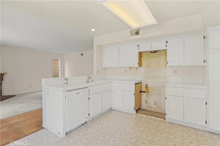 20425 Samual Drive, Saugus, California 91350