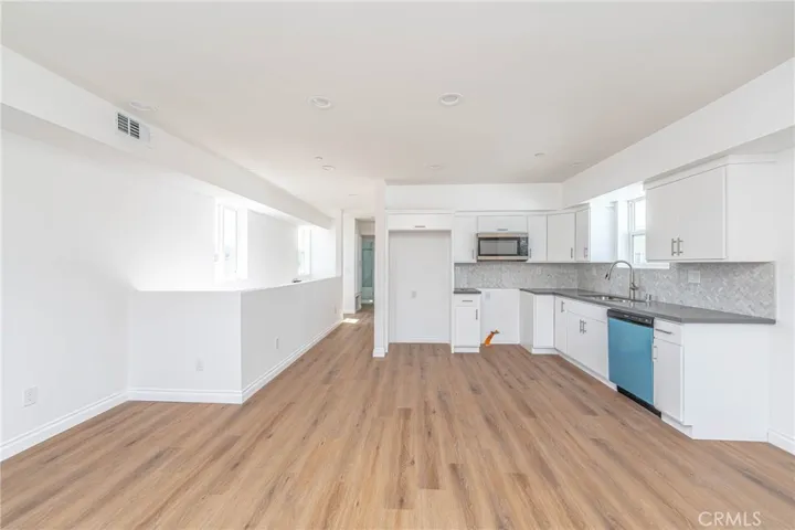9825 Wilmington Avenue, Los Angeles, California 90002