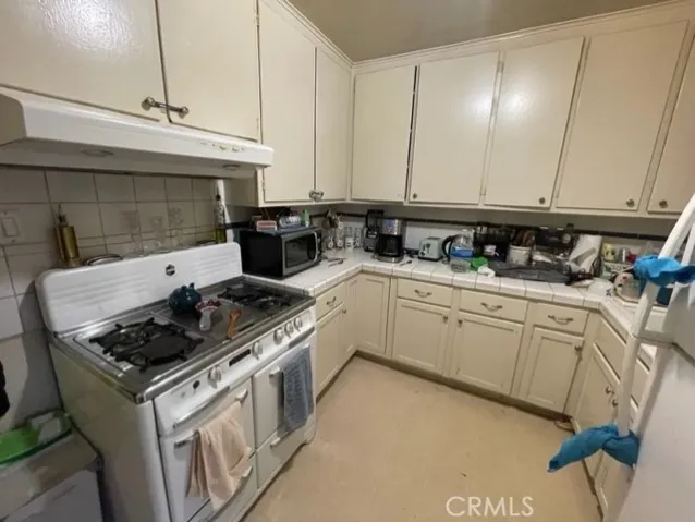 6705 Denny Avenue, North Hollywood, California 91606