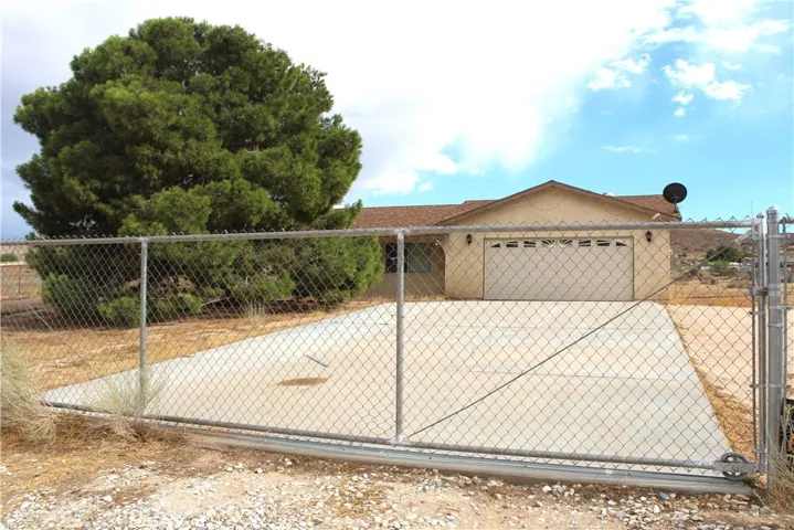 25975 Rancho Street, Apple Valley, California 92308