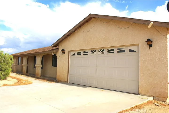 25975 Rancho Street, Apple Valley, California 92308