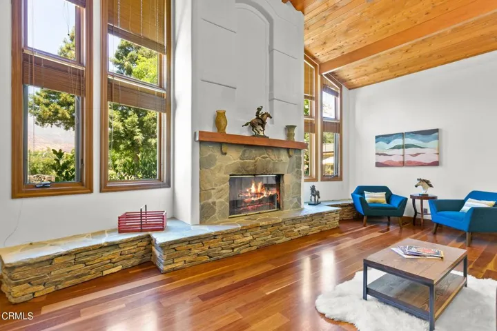 176-web-or-mls-Upmarketmedia_12055Sul-25