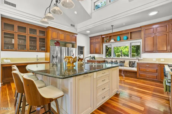 164-web-or-mls-Upmarketmedia_12055Sul-13
