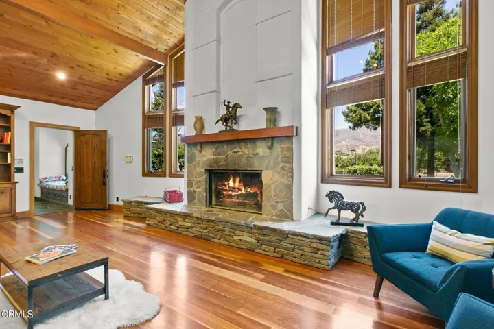175-web-or-mls-Upmarketmedia_12055Sul-24