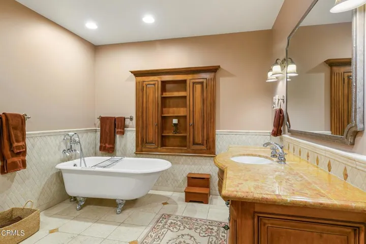 12055 Sulphur Mountain Road Ojai Home fo