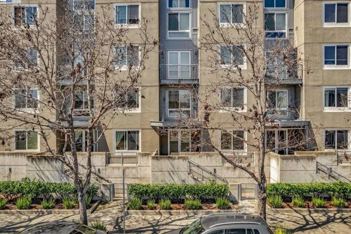 3090 Glascock St 122, Oakland, California 94601