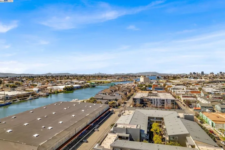 3090 Glascock St 122, Oakland, California 94601