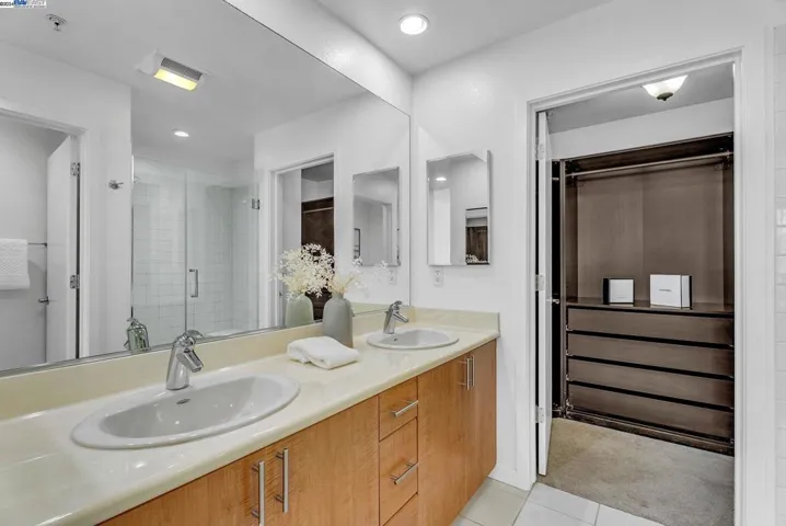 3090 Glascock St 122, Oakland, California 94601