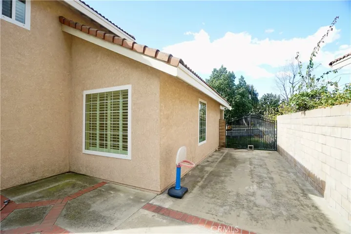 2362 Crestview Avenue, Upland, California 91784